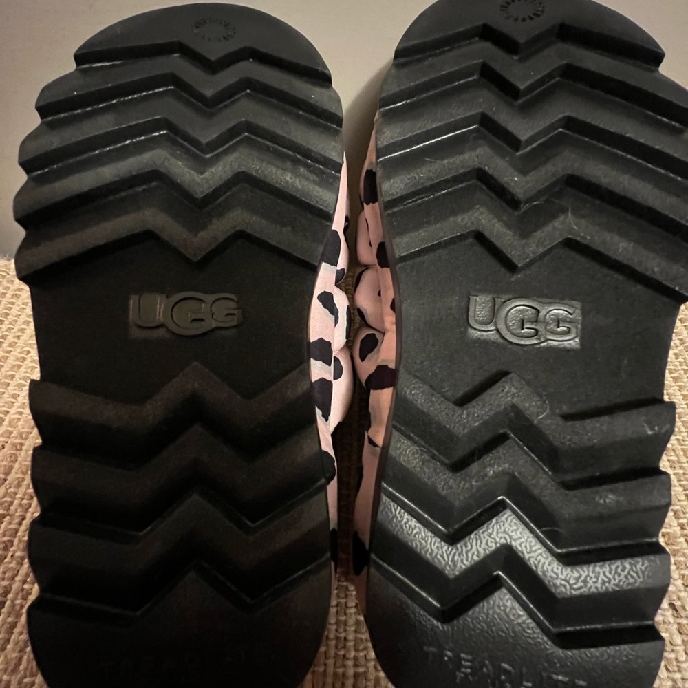 Ugg Slides - image 4